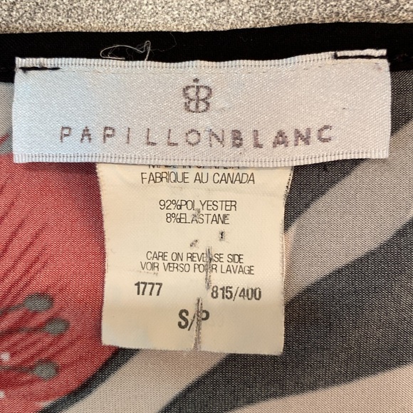 Papillon Blanc - v- neck floral top. Size S - Picture 6 of 7